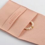 Custom Logo Stylish Envelope Velvet Packaging Jewelry Necklace Pouch Bag Pink Envelope Velvet Suede Microfiber Jewelry Pouches