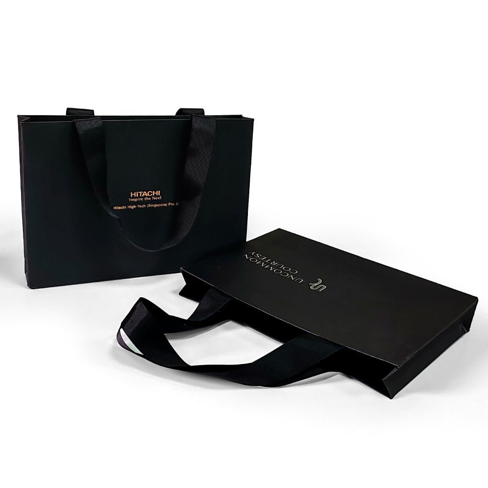 Free Sample Printed Logo Luxury White Paper Bag Boutique Shopping Gift Paper Bags With Your Own Logo